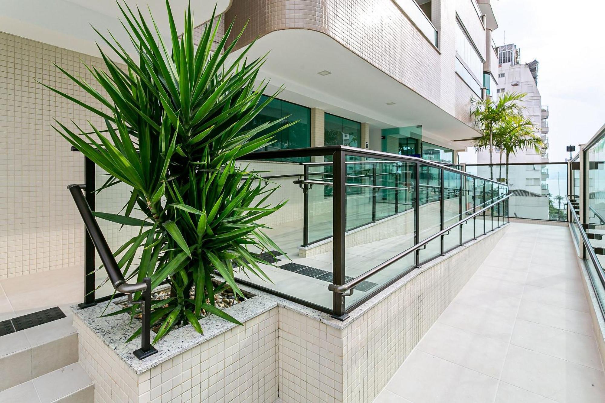 Apto Moderno A 10 Min Do Centro De Floripa Rmt801 Apartment Florianopolis Exterior photo